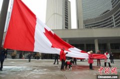 加拿大国旗日60周年：加拿大人